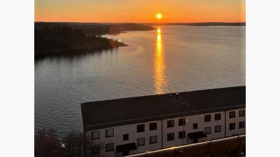 THS. Solnedgång över min lägenhet.